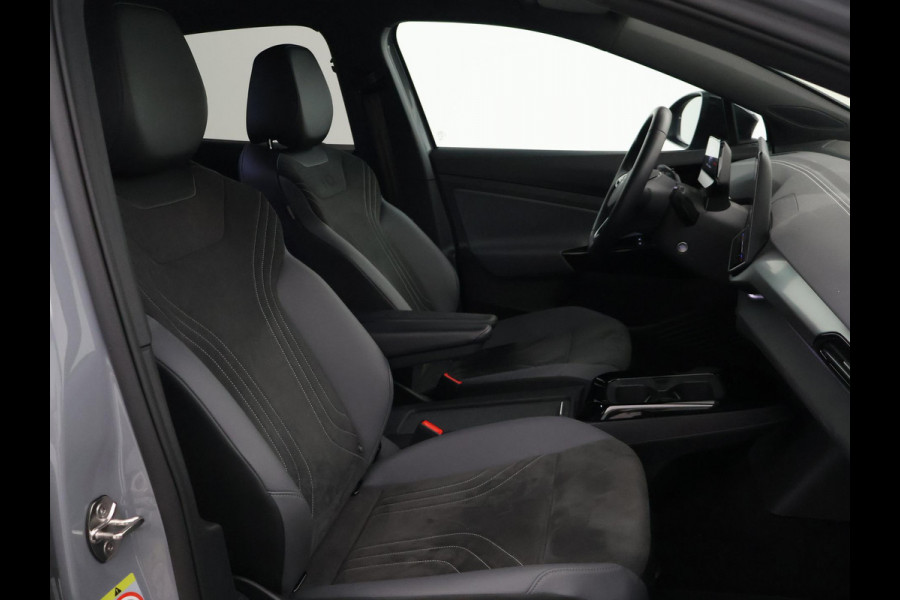 Volkswagen ID.4 LIMITED EDITION 52 kWh + SFEERVERLICHTING | ADAPTIVE CRUISE | CAMERA | STUUR/STOELVERWARMING