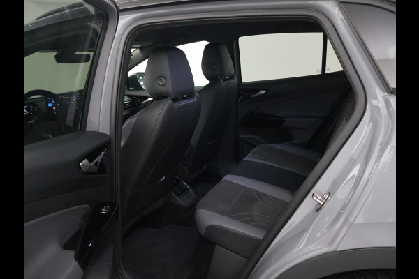 Volkswagen ID.4 LIMITED EDITION 52 kWh + SFEERVERLICHTING | ADAPTIVE CRUISE | CAMERA | STUUR/STOELVERWARMING