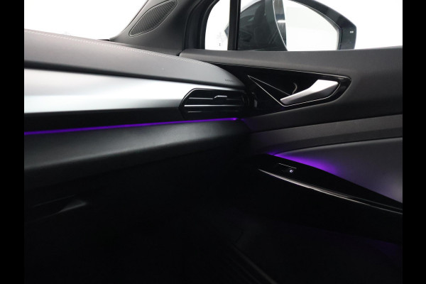 Volkswagen ID.4 LIMITED EDITION 52 kWh + SFEERVERLICHTING | ADAPTIVE CRUISE | CAMERA | STUUR/STOELVERWARMING