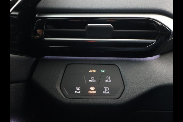Volkswagen ID.4 LIMITED EDITION 52 kWh + SFEERVERLICHTING | ADAPTIVE CRUISE | CAMERA | STUUR/STOELVERWARMING