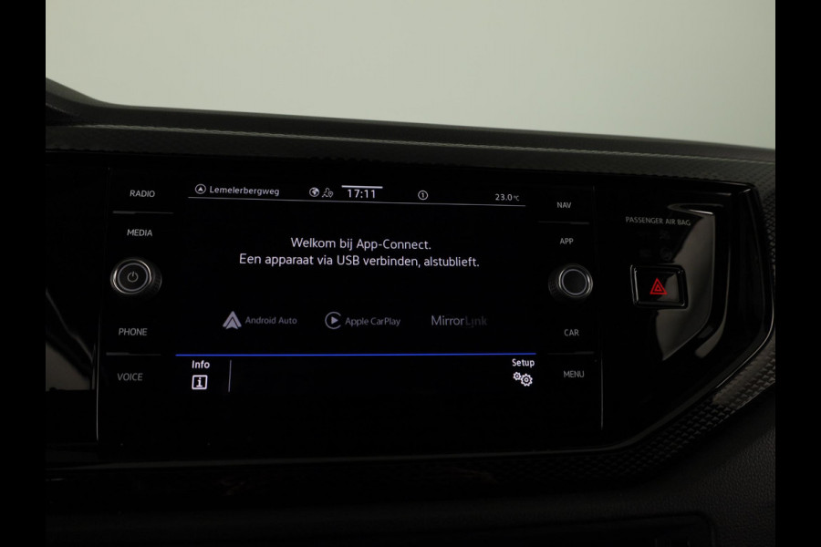 Volkswagen Taigo 1.0 TSI Life 95PK | Navigatie via app | Lederen Bekleding| Stoelverwarming l Camera | Keyless entry