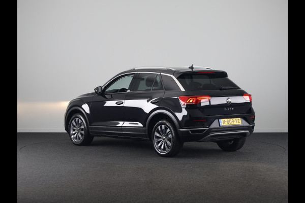 Volkswagen T-Roc 1.5 TSI Style Business 150 PK | Automaat (DSG) | Navigatie | Camera | Extra getint glas