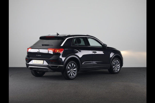 Volkswagen T-Roc 1.5 TSI Style Business 150 PK | Automaat (DSG) | Navigatie | Camera | Extra getint glas