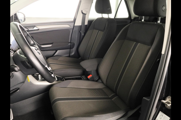 Volkswagen T-Roc 1.5 TSI Style Business 150 PK | Automaat (DSG) | Navigatie | Camera | Extra getint glas