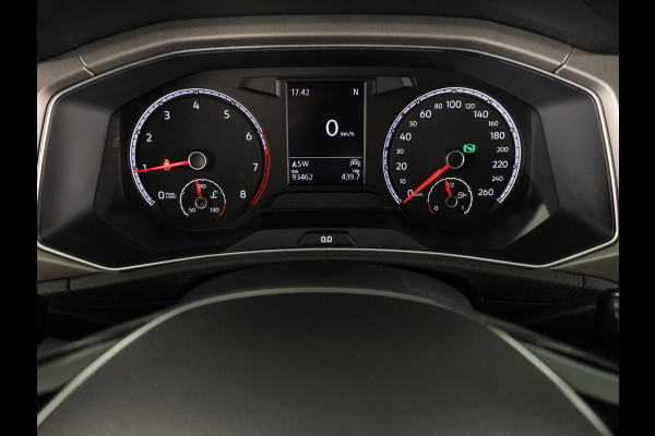 Volkswagen T-Roc 1.5 TSI Style Business 150 PK | Automaat (DSG) | Navigatie | Camera | Extra getint glas