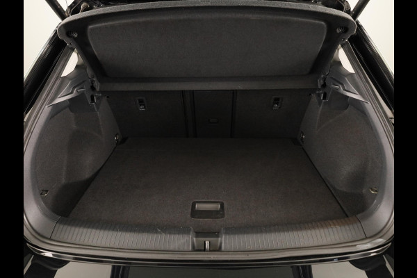 Volkswagen T-Roc 1.5 TSI Style Business 150 PK | Automaat (DSG) | Navigatie | Camera | Extra getint glas
