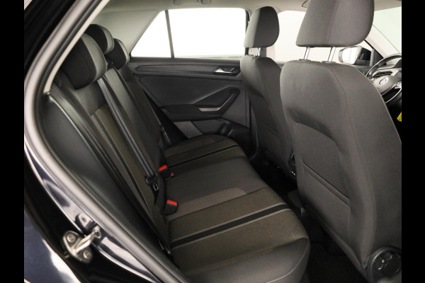 Volkswagen T-Roc 1.5 TSI Style Business 150 PK | Automaat (DSG) | Navigatie | Camera | Extra getint glas