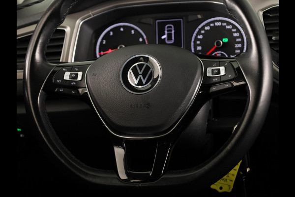 Volkswagen T-Roc 1.5 TSI Style Business 150 PK | Automaat (DSG) | Navigatie | Camera | Extra getint glas