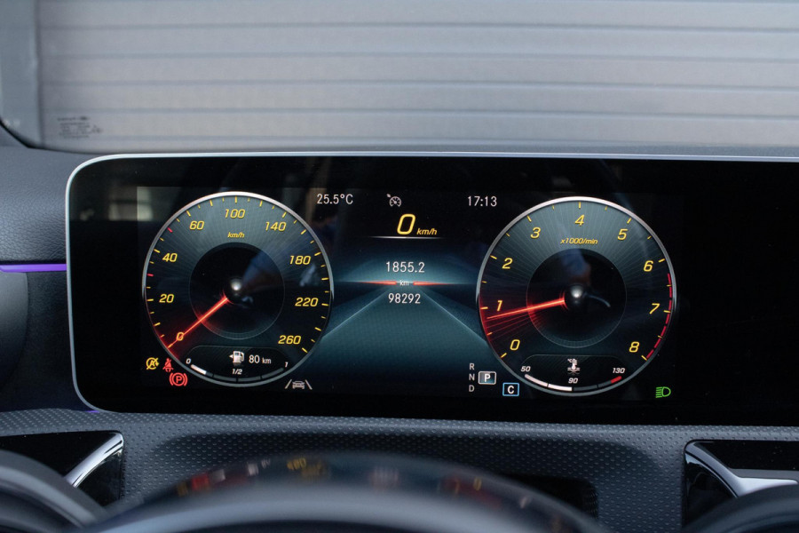 Mercedes-Benz A-Klasse 180 AMG Line PANO DIFFUSSER CAMERA BURMESTER