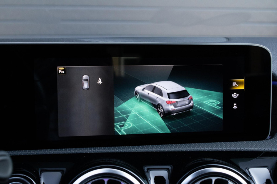 Mercedes-Benz A-Klasse 180 AMG Line PANO DIFFUSSER CAMERA BURMESTER