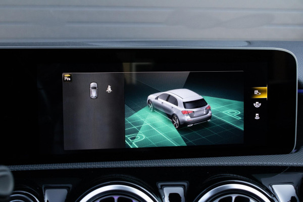 Mercedes-Benz A-Klasse 180 AMG Line PANO DIFFUSSER CAMERA BURMESTER