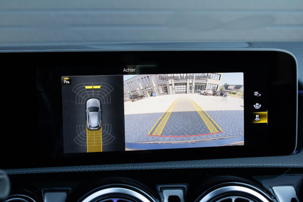 Mercedes-Benz A-Klasse 180 AMG Line PANO DIFFUSSER CAMERA BURMESTER