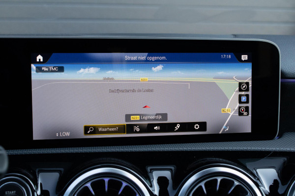 Mercedes-Benz A-Klasse 180 AMG Line PANO DIFFUSSER CAMERA BURMESTER