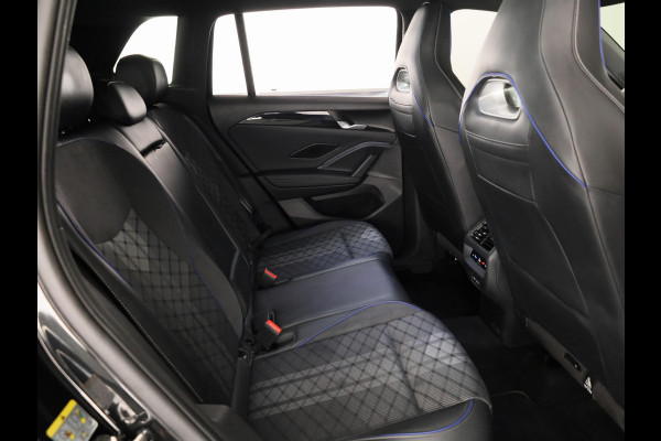 Volkswagen Tiguan 1.5 eHybrid R-Line Edition 204 pk Automaat (DSG) | Verlengde garantie | Navigatie | Panoramadak | Parkeersensoren (Park assist) | Achteruitrijcamera | Stoelverwarming v/a | R-Line |
