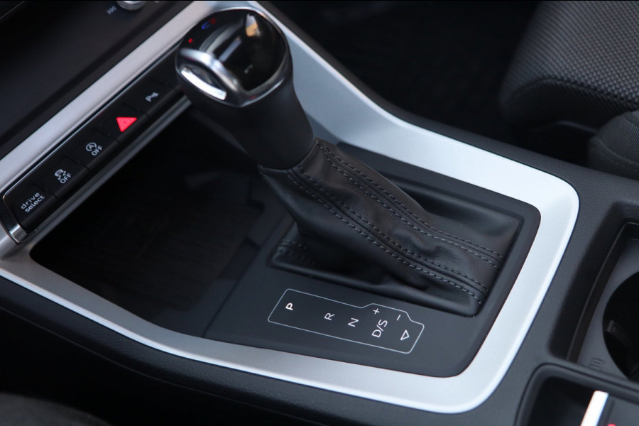 Audi Q3 40 TFSI Quattro S-Line / PANO / VIRTUAL / ACC / 360 / KEYLESS / 20'