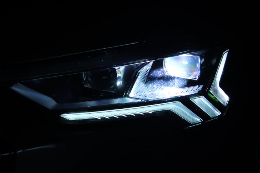 Audi Q3 40 TFSI Quattro S-Line / PANO / VIRTUAL / ACC / 360 / KEYLESS / 20'