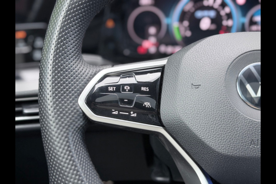 Volkswagen Golf 1.4 eHybrid GTE Pano/HuD/Sfeer