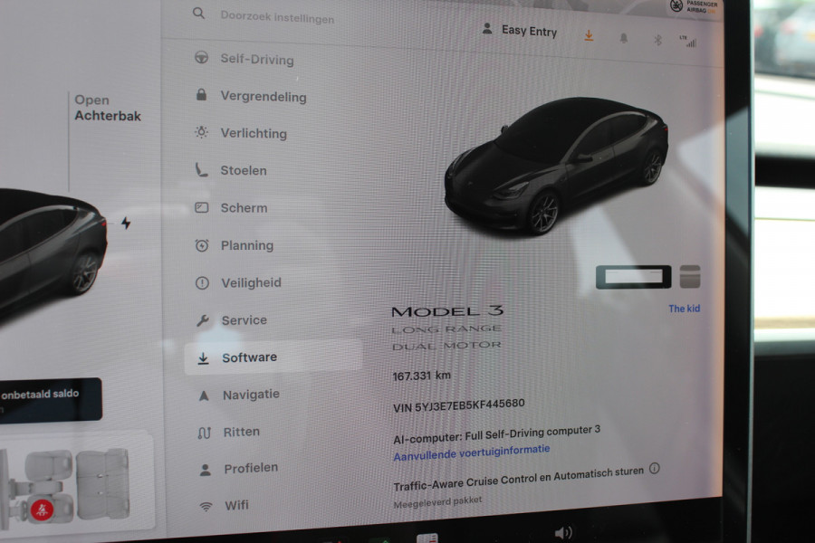 Tesla Model 3 Long Range AWD 75 kWh / SoH 86,8% / Trekhaak / Autopilot / Panoramadak / Camera / Premium Audio / 18'' / Leder / Stoel+Stuurverwarming / ACC