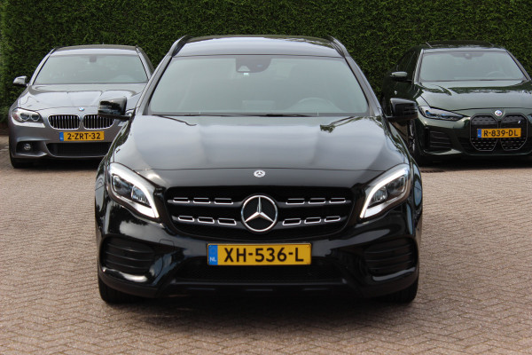 Mercedes-Benz GLA 180 Business Solution AMG Night Upgrade / Camera / Apple CarPlay / 19'' / Half leder / Navigatie / Getint glas / Stoelverwarming / Cruise Control