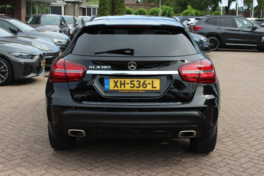Mercedes-Benz GLA 180 Business Solution AMG Night Upgrade / Camera / Apple CarPlay / 19'' / Half leder / Navigatie / Getint glas / Stoelverwarming / Cruise Control