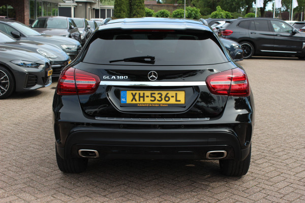 Mercedes-Benz GLA 180 Business Solution AMG Night Upgrade / Camera / Apple CarPlay / 19'' / Half leder / Navigatie / Getint glas / Stoelverwarming / Cruise Control