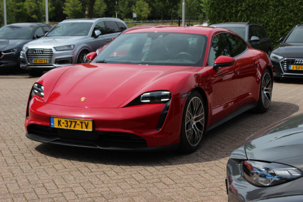 Porsche Taycan 79 kWh / SOH 92,4 % / 1e Eign. / Camera / Luchtvering / Sportchrono / 20'' / Leder / Comfortstoelen / CarPlay / Stoelverwarming / DAB / Cruise Control