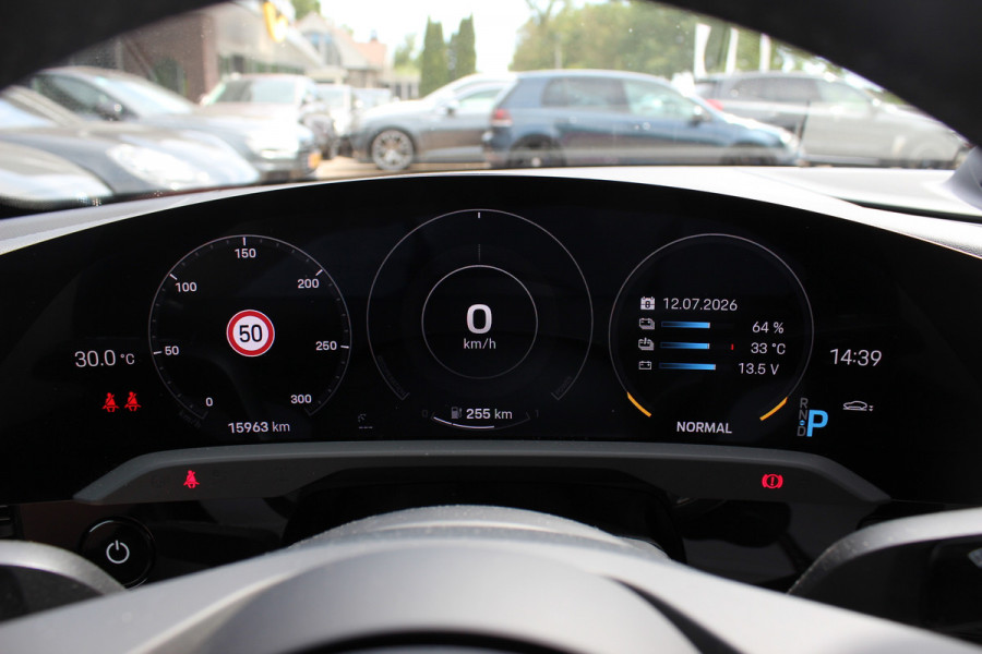 Porsche Taycan 79 kWh / SOH 92,4 % / 1e Eign. / Camera / Luchtvering / Sportchrono / 20'' / Leder / Comfortstoelen / CarPlay / Stoelverwarming / DAB / Cruise Control