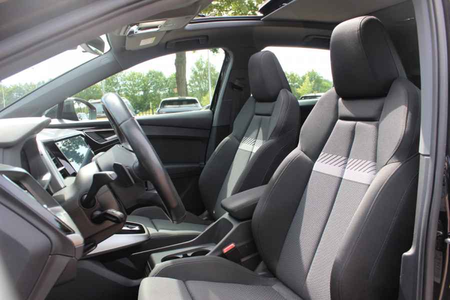 Audi Q4 e-tron 40 Launch edition Advanced Plus 77 kWh / SOH 92,9 % / Panoramadak / Camera / Warmtepomp / CarPlay / 20'' / Stoelverwarming / DAB / ACC