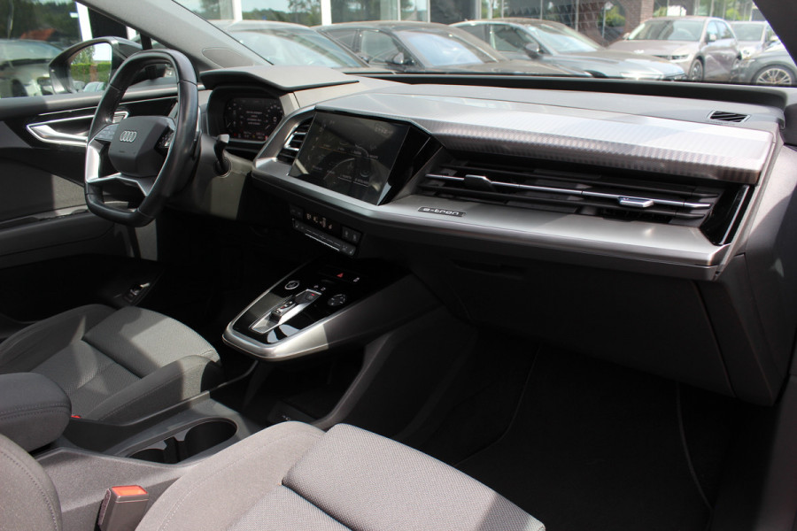 Audi Q4 e-tron 40 Launch edition Advanced Plus 77 kWh / SOH 92,9 % / Panoramadak / Camera / Warmtepomp / CarPlay / 20'' / Stoelverwarming / DAB / ACC