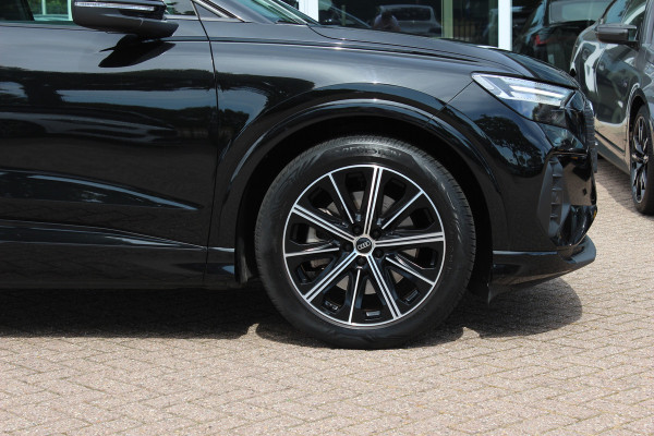 Audi Q4 e-tron 40 Launch edition Advanced Plus 77 kWh / SOH 92,9 % / Panoramadak / Camera / Warmtepomp / CarPlay / 20'' / Stoelverwarming / DAB / ACC