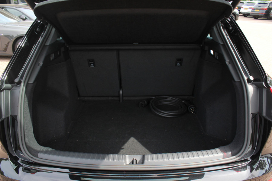 Audi Q4 e-tron 40 Launch edition Advanced Plus 77 kWh / SOH 92,9 % / Panoramadak / Camera / Warmtepomp / CarPlay / 20'' / Stoelverwarming / DAB / ACC