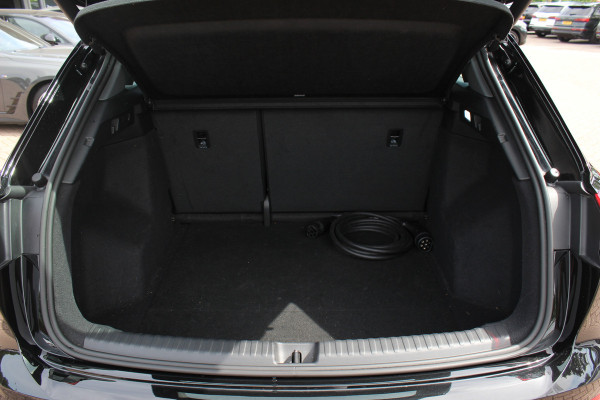 Audi Q4 e-tron 40 Launch edition Advanced Plus 77 kWh / SOH 92,9 % / Panoramadak / Camera / Warmtepomp / CarPlay / 20'' / Stoelverwarming / DAB / ACC