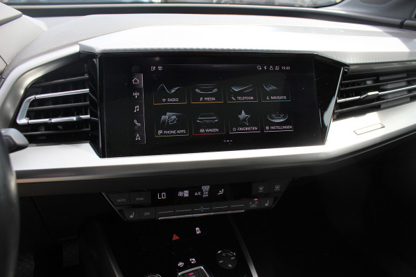 Audi Q4 e-tron 40 Launch edition Advanced Plus 77 kWh / SOH 92,9 % / Panoramadak / Camera / Warmtepomp / CarPlay / 20'' / Stoelverwarming / DAB / ACC