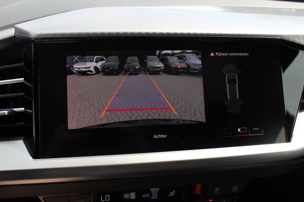 Audi Q4 e-tron 40 Launch edition Advanced Plus 77 kWh / SOH 92,9 % / Panoramadak / Camera / Warmtepomp / CarPlay / 20'' / Stoelverwarming / DAB / ACC