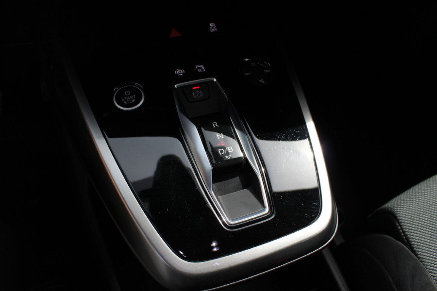 Audi Q4 e-tron 40 Launch edition Advanced Plus 77 kWh / SOH 92,9 % / Panoramadak / Camera / Warmtepomp / CarPlay / 20'' / Stoelverwarming / DAB / ACC