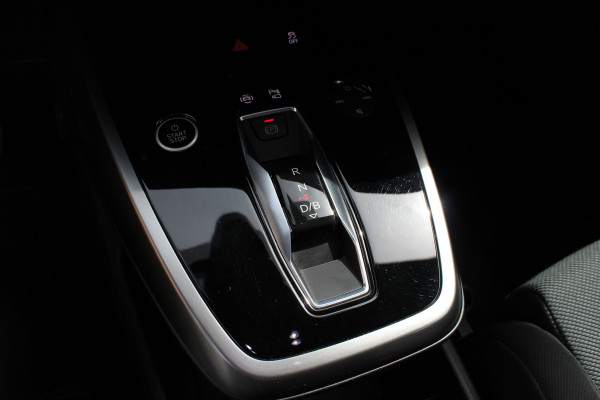 Audi Q4 e-tron 40 Launch edition Advanced Plus 77 kWh / SOH 92,9 % / Panoramadak / Camera / Warmtepomp / CarPlay / 20'' / Stoelverwarming / DAB / ACC