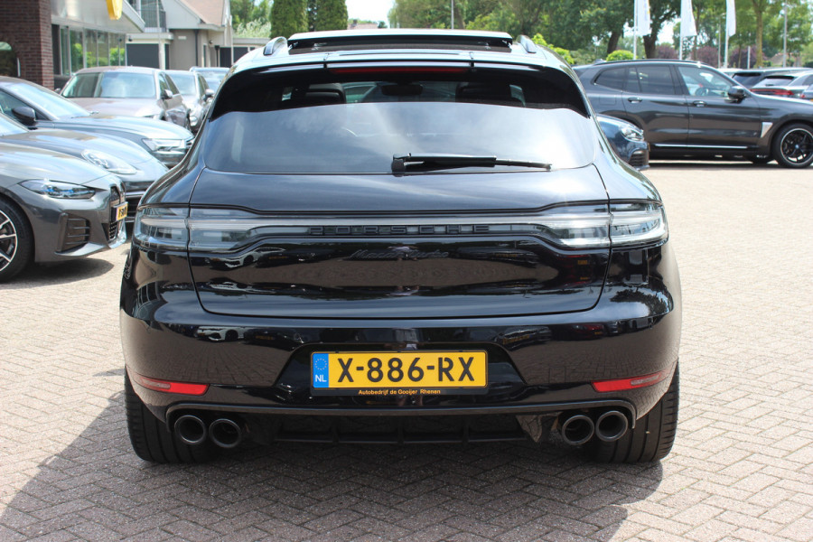 Porsche Macan 2.9 Turbo / Panoramadak / 360Camera / Adaptieve Stoelen / Luchtvering / Matrix LED / Sportuitlaat / 21'' / Sportchrono / Dodehoek / CarPlay / Stoel+Stuurverwarming / Dodehoek / DAB / ACC