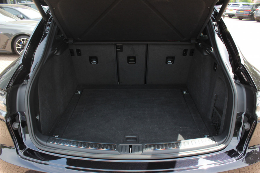 Porsche Macan 2.9 Turbo / Panoramadak / 360Camera / Adaptieve Stoelen / Luchtvering / Matrix LED / Sportuitlaat / 21'' / Sportchrono / Dodehoek / CarPlay / Stoel+Stuurverwarming / Dodehoek / DAB / ACC