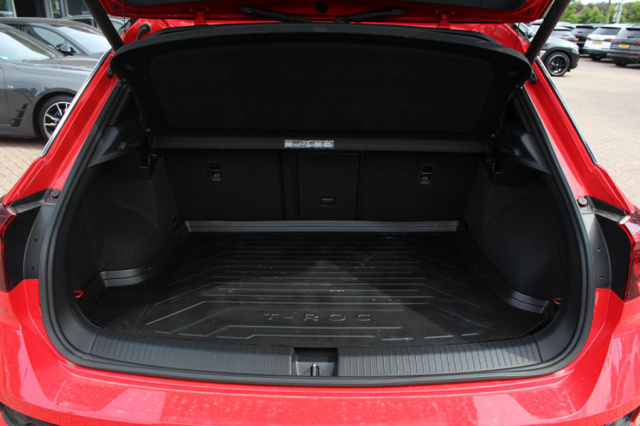 Volkswagen T-Roc 1.5 TSI Sport Business R / Camera / CarPlay / Virtual Cockpit / Sportstoelen / 18'' / LED / DAB / ACC