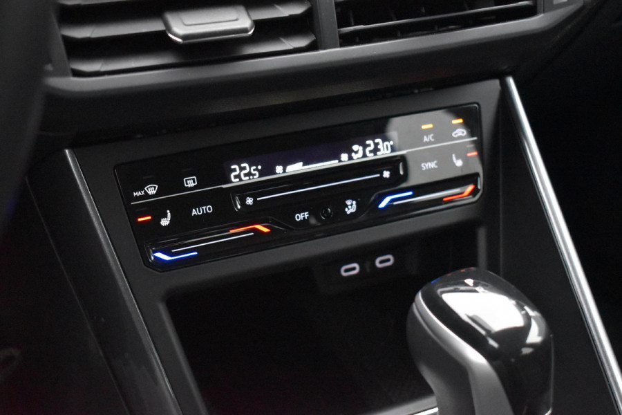Volkswagen Polo 1.0 TSI Highline IQ Led Keyles Virtual Camera ACC Lane Carplay