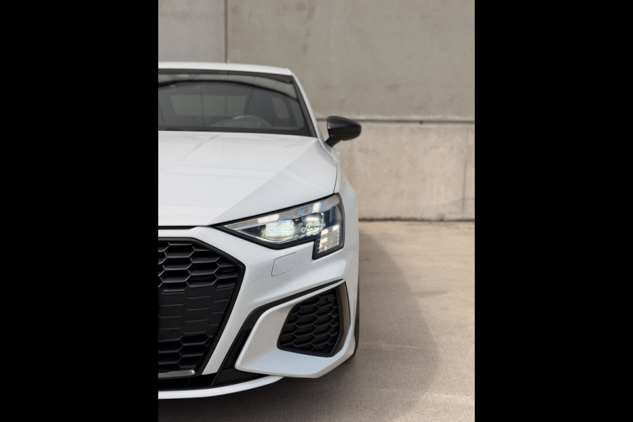 Audi A3 Limousine 35 TFSI S-Line S-tronic 19' OZ B&O HUD Sfeerverlichting
