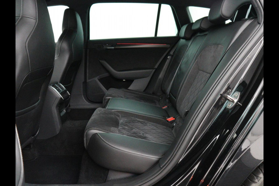 Škoda Superb 1.4 TSI iV Sportline | SOH 96,3% | Stoelverwarming | Alcantara | Adaptive cruise | Camera | Carplay | Matrix LED | Stuurverwarming | Virtual Cockpit | Navigatie | Parkeerhulp | Sportstoelen | Sfeerverlichting | PHEV | Plug In