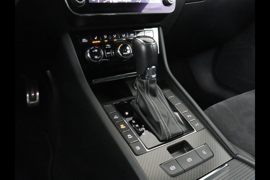 Škoda Superb 1.4 TSI iV Sportline | SOH 96,3% | Stoelverwarming | Alcantara | Adaptive cruise | Camera | Carplay | Matrix LED | Stuurverwarming | Virtual Cockpit | Navigatie | Parkeerhulp | Sportstoelen | Sfeerverlichting | PHEV | Plug In