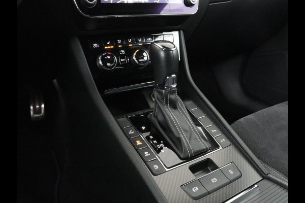 Škoda Superb 1.4 TSI iV Sportline | SOH 96,3% | Stoelverwarming | Alcantara | Adaptive cruise | Camera | Carplay | Matrix LED | Stuurverwarming | Virtual Cockpit | Navigatie | Parkeerhulp | Sportstoelen | Sfeerverlichting | PHEV | Plug In