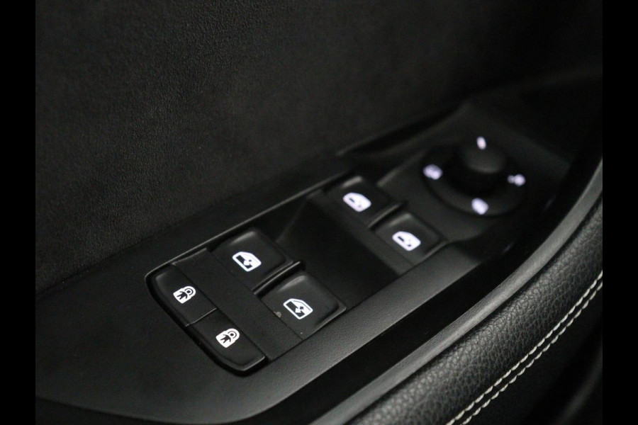 Škoda Superb 1.4 TSI iV Sportline | SOH 96,3% | Stoelverwarming | Alcantara | Adaptive cruise | Camera | Carplay | Matrix LED | Stuurverwarming | Virtual Cockpit | Navigatie | Parkeerhulp | Sportstoelen | Sfeerverlichting | PHEV | Plug In