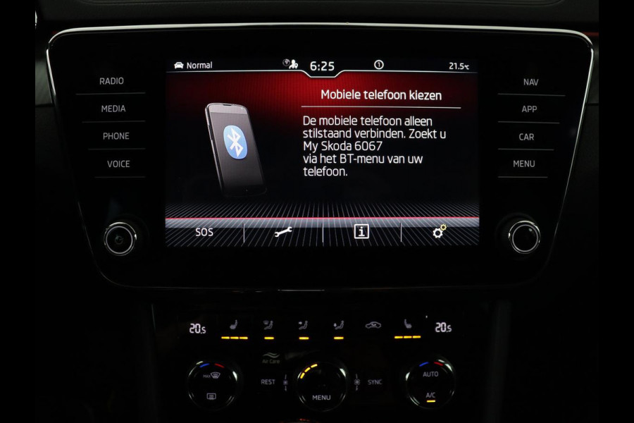 Škoda Superb 1.4 TSI iV Sportline | SOH 96,3% | Stoelverwarming | Alcantara | Adaptive cruise | Camera | Carplay | Matrix LED | Stuurverwarming | Virtual Cockpit | Navigatie | Parkeerhulp | Sportstoelen | Sfeerverlichting | PHEV | Plug In
