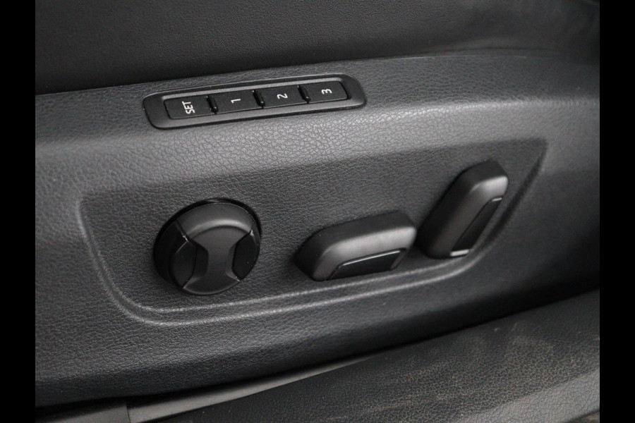 Škoda Superb 1.4 TSI iV Sportline | SOH 96,3% | Stoelverwarming | Alcantara | Adaptive cruise | Camera | Carplay | Matrix LED | Stuurverwarming | Virtual Cockpit | Navigatie | Parkeerhulp | Sportstoelen | Sfeerverlichting | PHEV | Plug In