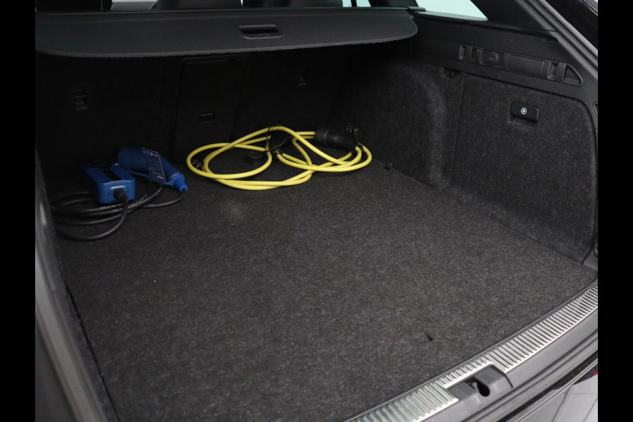 Škoda Superb 1.4 TSI iV Sportline | SOH 96,3% | Stoelverwarming | Alcantara | Adaptive cruise | Camera | Carplay | Matrix LED | Stuurverwarming | Virtual Cockpit | Navigatie | Parkeerhulp | Sportstoelen | Sfeerverlichting | PHEV | Plug In