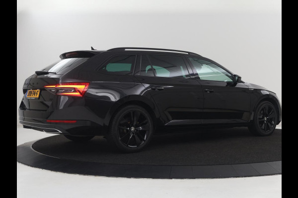 Škoda Superb 1.4 TSI iV Sportline | SOH 96,3% | Stoelverwarming | Alcantara | Adaptive cruise | Camera | Carplay | Matrix LED | Stuurverwarming | Virtual Cockpit | Navigatie | Parkeerhulp | Sportstoelen | Sfeerverlichting | PHEV | Plug In