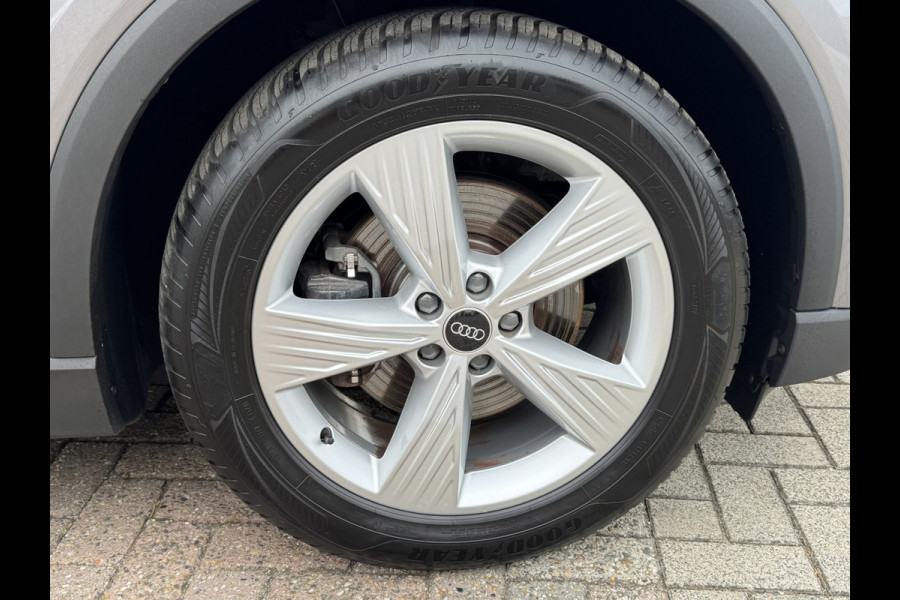 Audi Q4 e-tron 35 Launch edition 55 kWh SOH 91% Navi Carplay Leder Stoelverw All-Season banden PDC V+A Clima